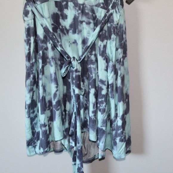 NWT Torrid Tie Dye Super Soft Knit Romper Shorts Blue Women's Size 4 4X H13563 - Picture 3 of 12